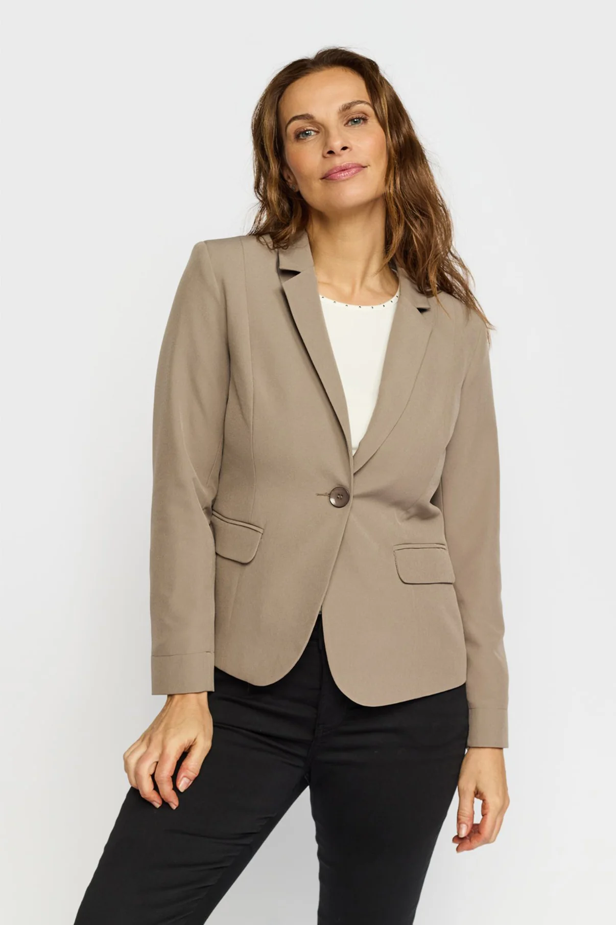 2 BIZ ILLIE - Image 10