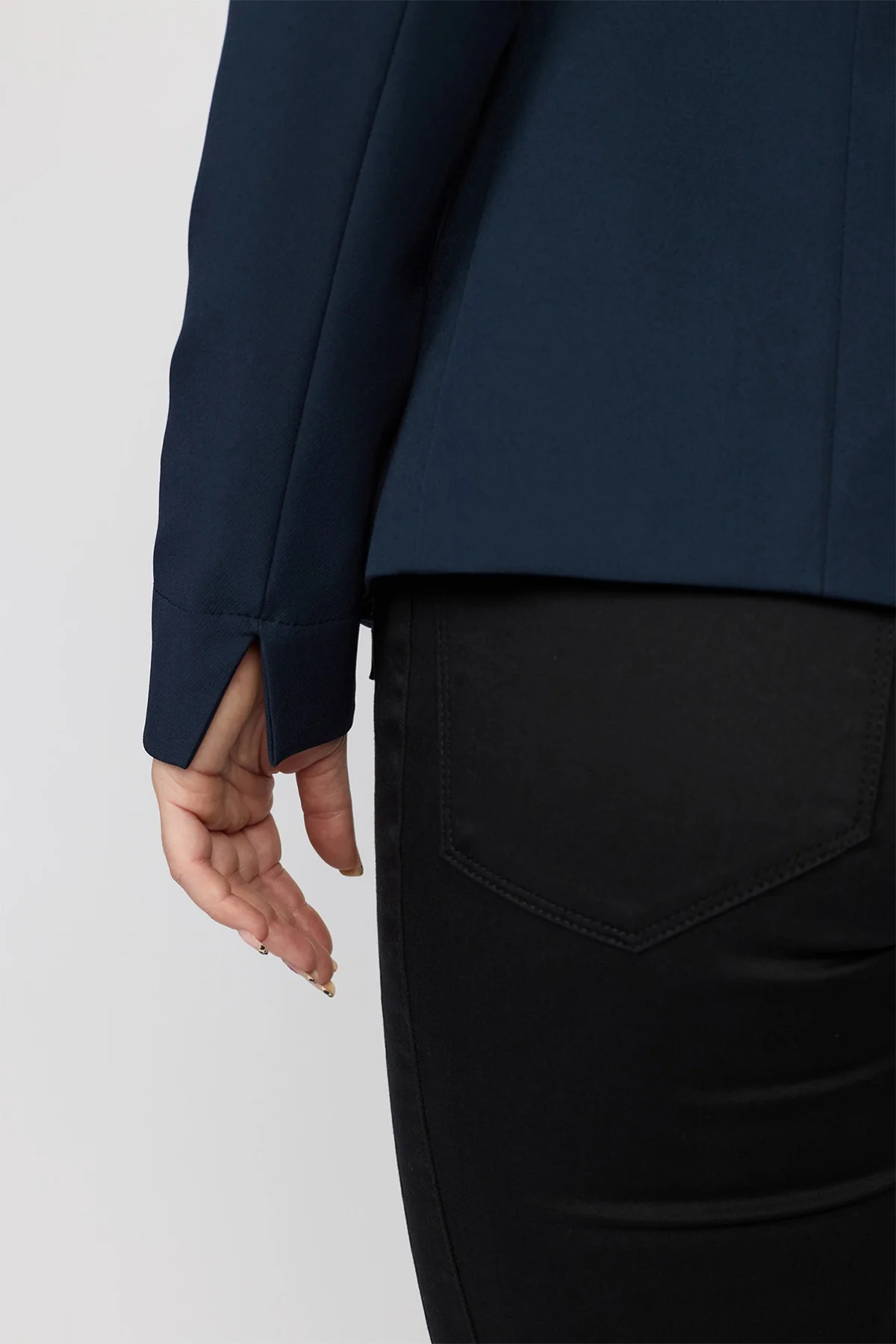 2 BIZ ILLIE - Image 4