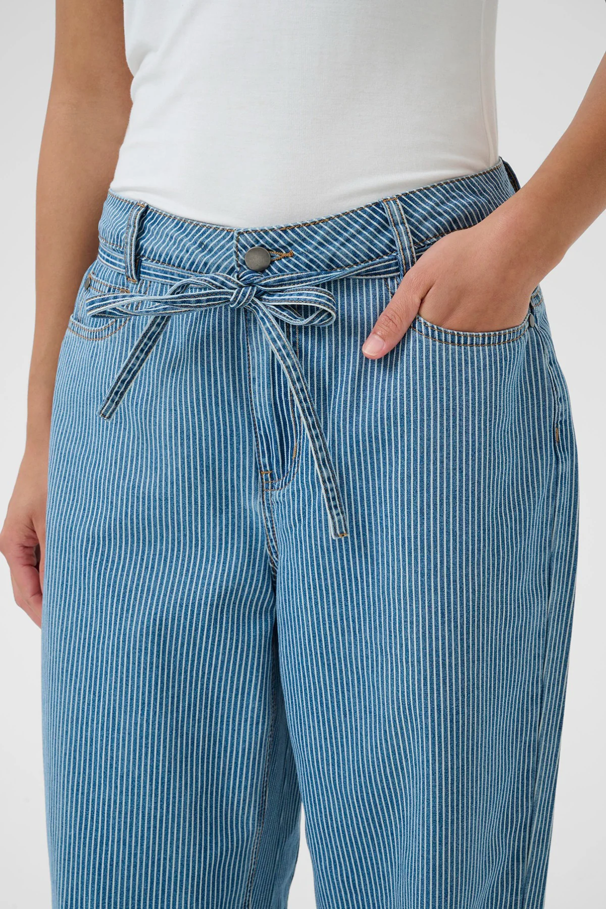 Culture CUayna Barrel Pants - Image 4