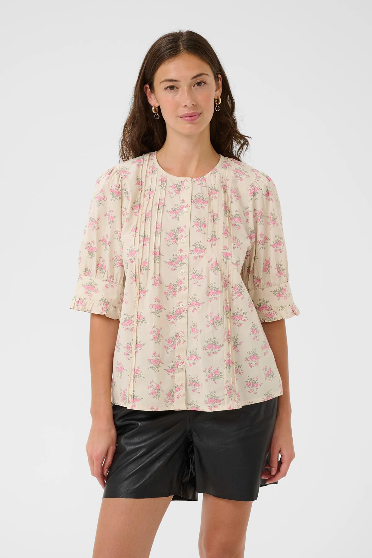 CUpeonie Olena - Kortærmet skjortebluse med blomster