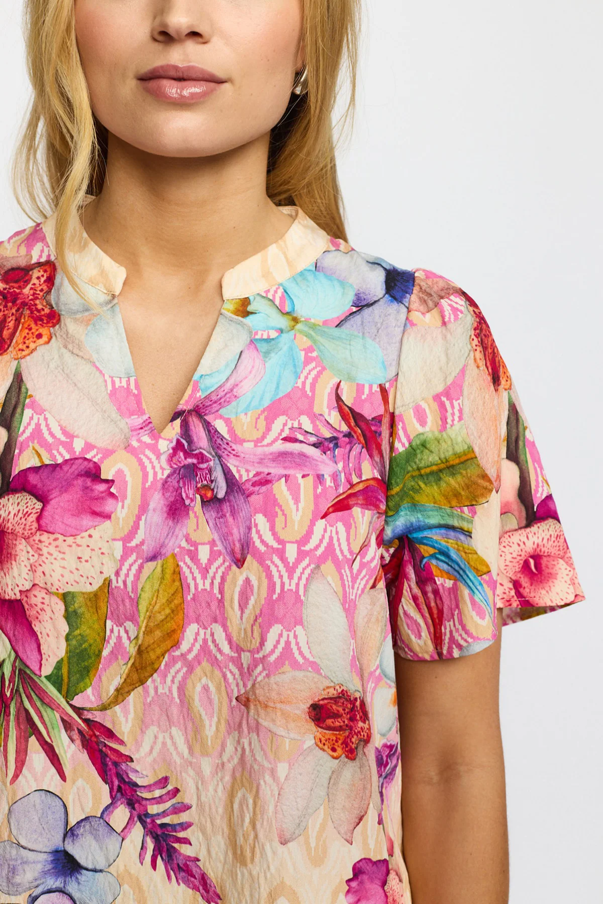 GRETE - Kortærmet bluse med blomsterprint - Image 4