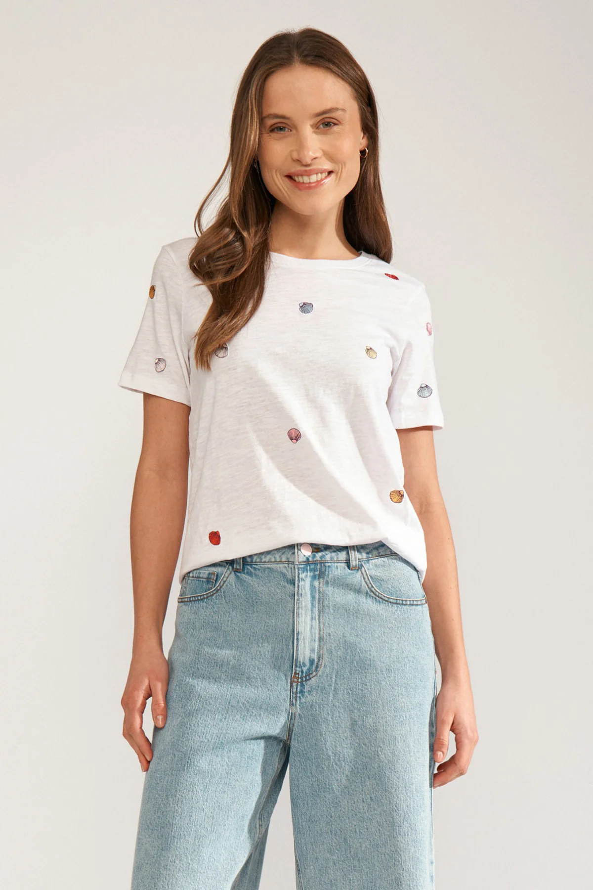 NUSHELLPA - T-shirt med broderede muslingedetaljer - Image 7