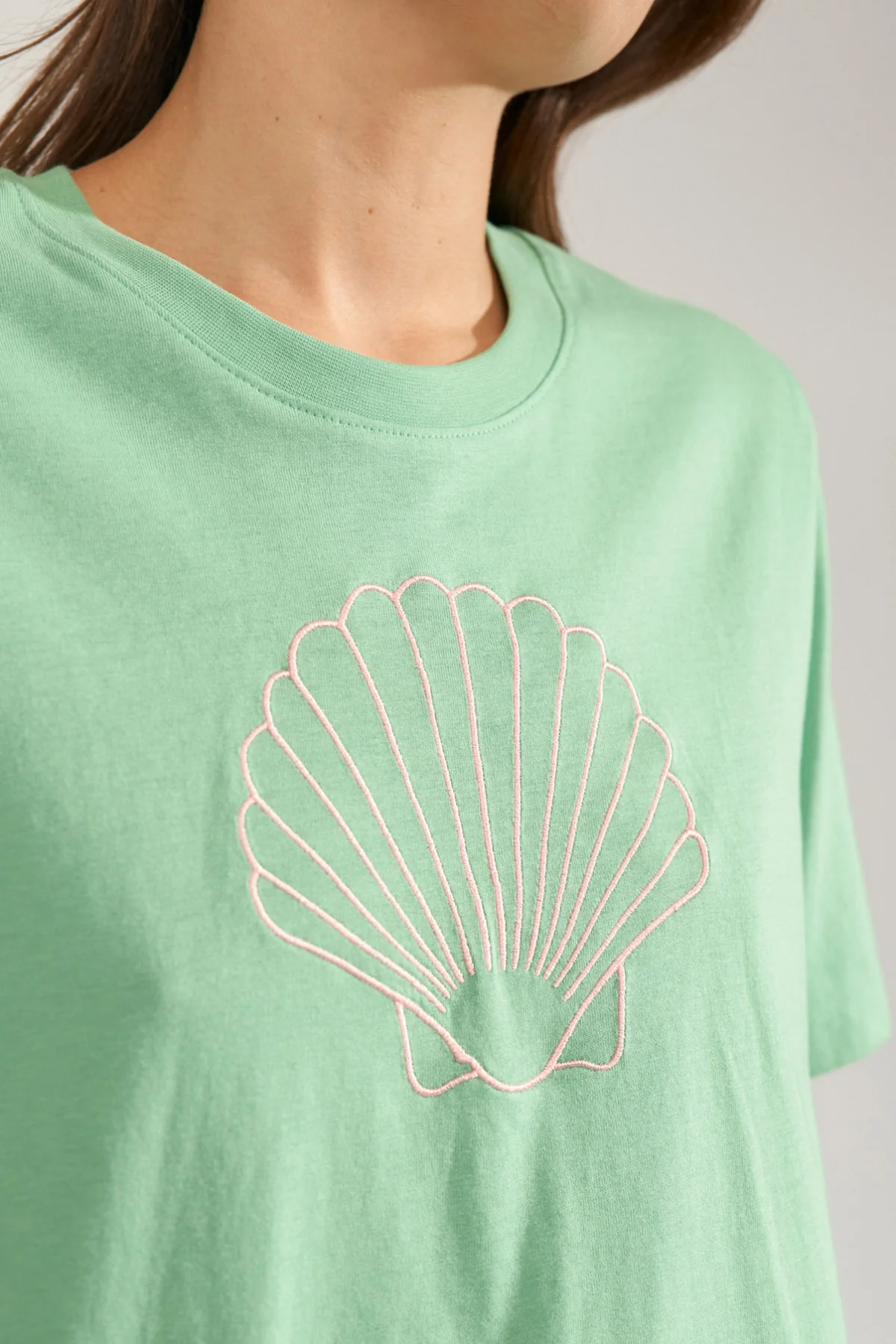 NUTIDE - T-shirt med muslingemotiv - Image 5