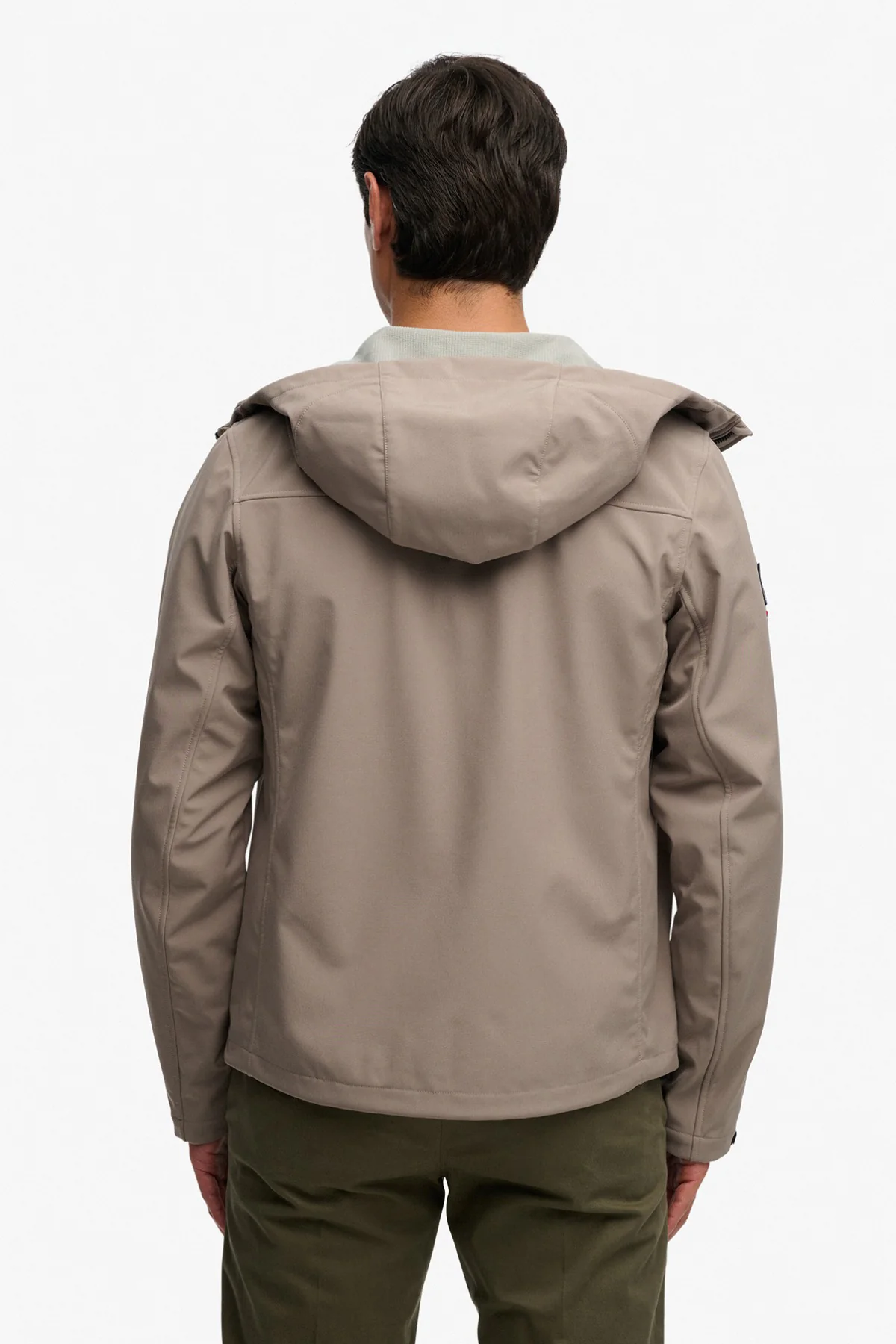 Praktisk softshell jakke med lommer og lynlĂĄs - Image 3