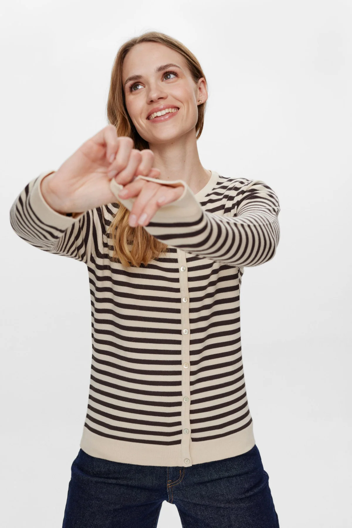 Leda 9902 - Langærmet cardigan med knapper - Image 11